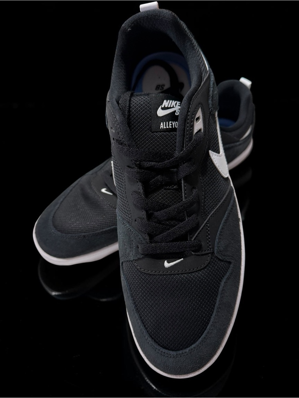 Nike SB Alleyoop Black White Skate Shoes Mens Size Low Top Sneakers